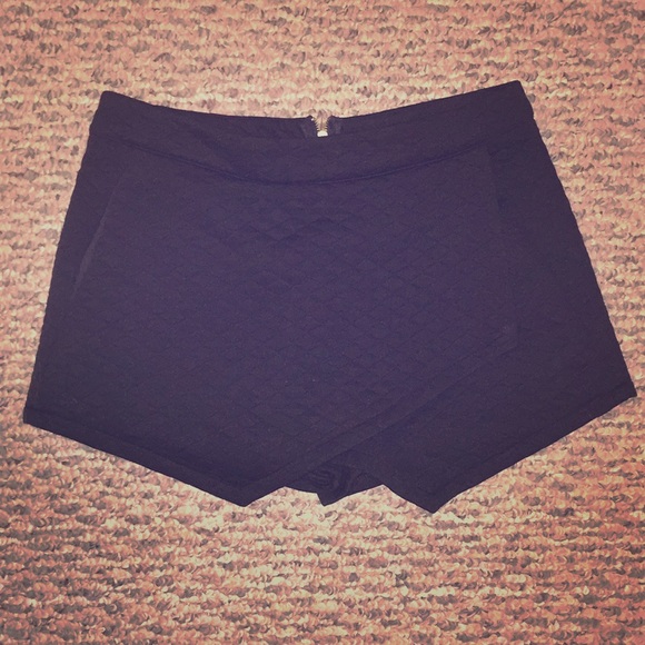 Black Quilted High Rise Shorts "Skort" - Picture 2 of 5